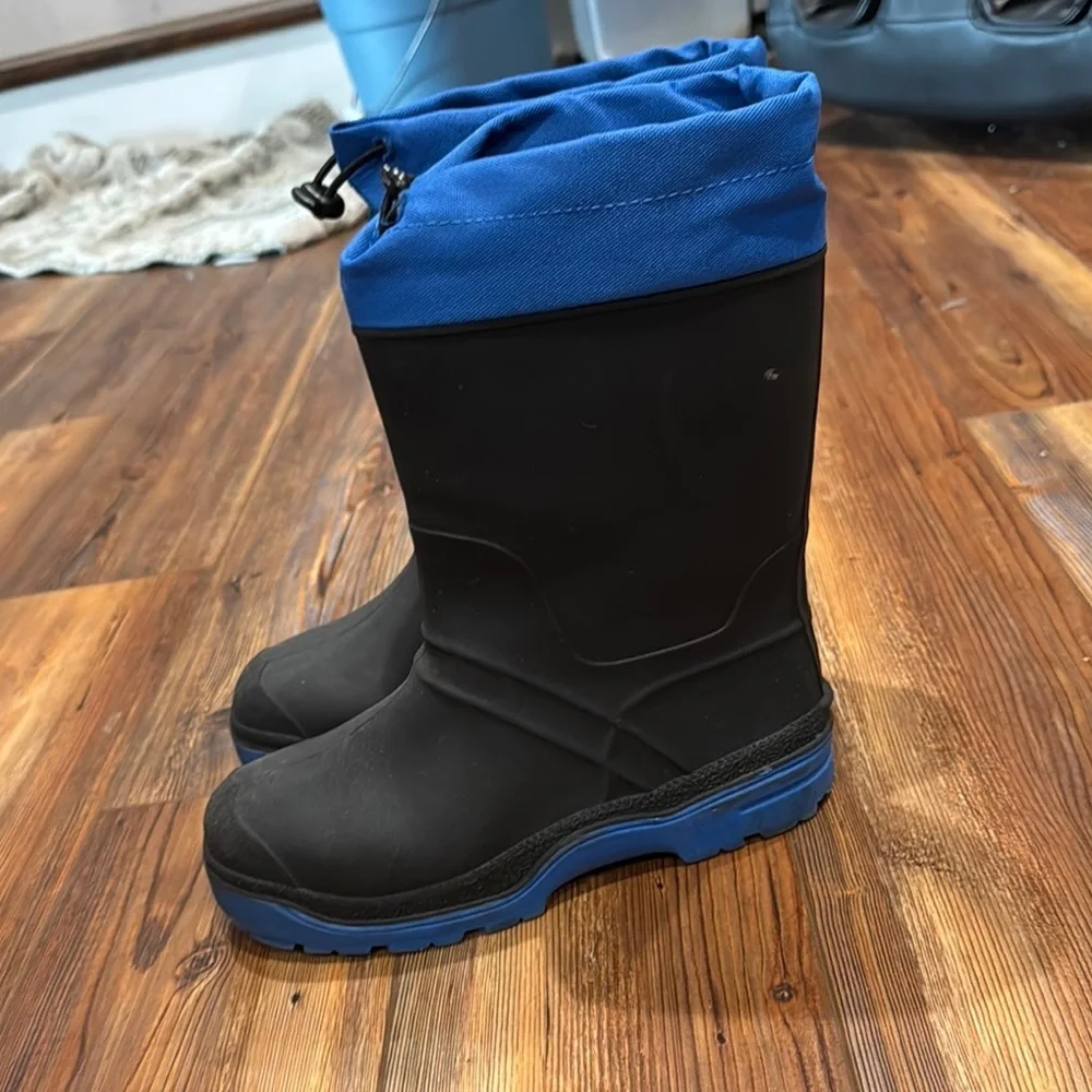 Black and Blue Waterproof Boots